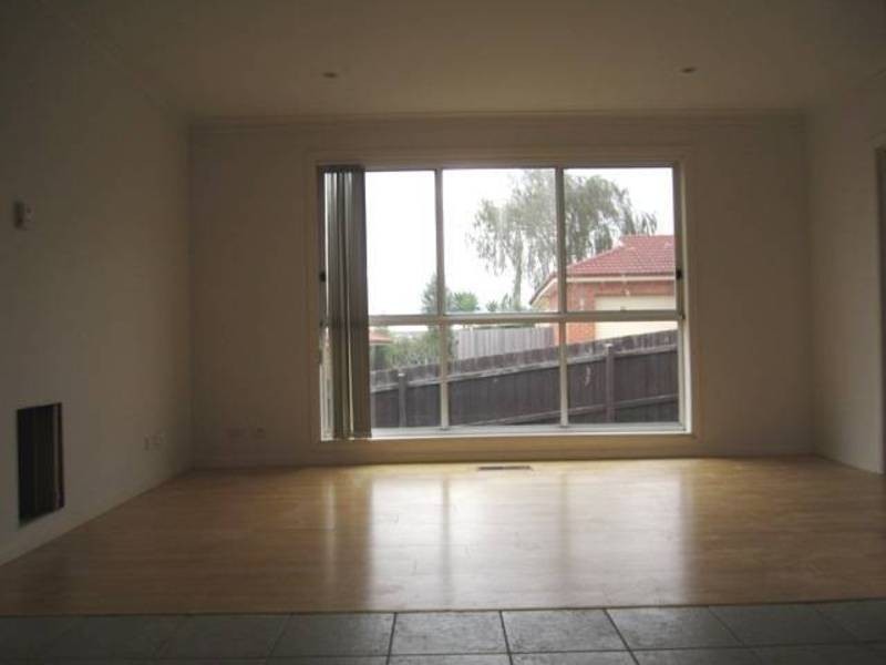 4/35 Rokewood Crescent, Meadow Heights VIC 3048