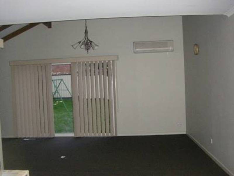 10 Themeda Court, Meadow Heights VIC 3048