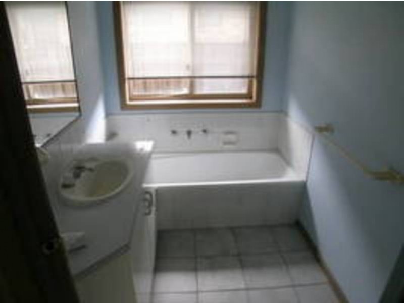 15 Hopkins Way, Meadow Heights VIC 3048