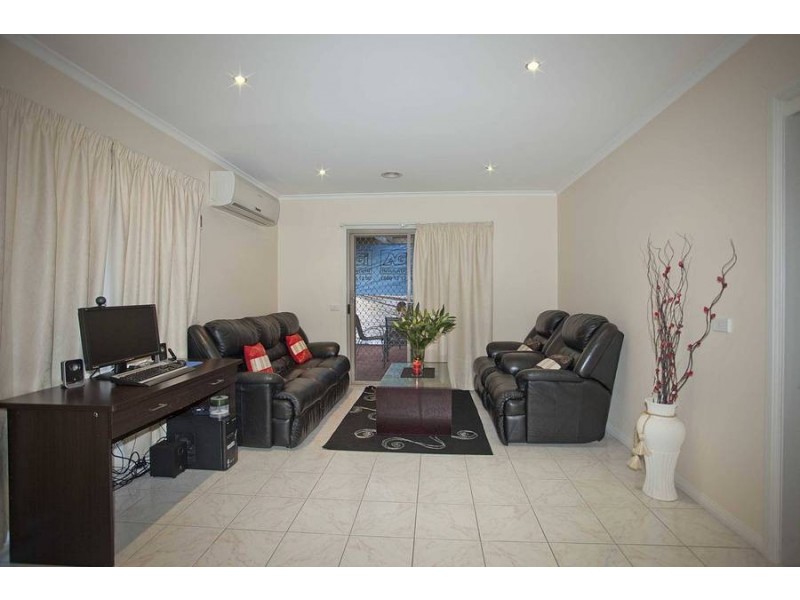 1/34 Papworth Place, Meadow Heights VIC 3048
