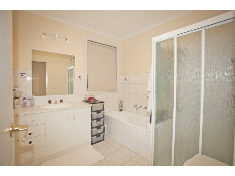 1/34 Papworth Place, Meadow Heights VIC 3048