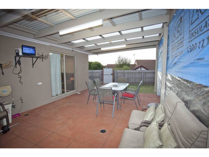 1/34 Papworth Place, Meadow Heights VIC 3048