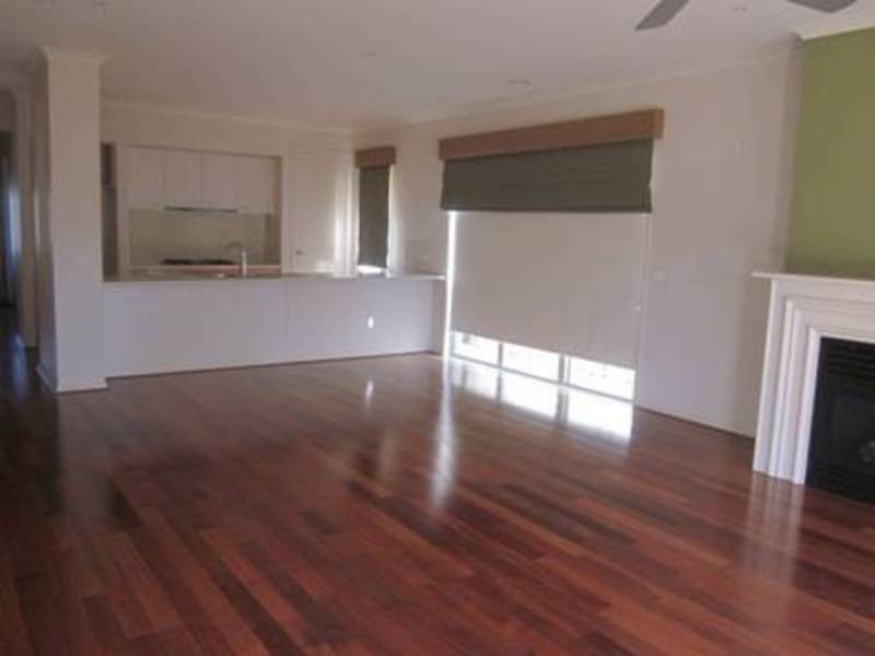 33 Princes Circuit, Craigieburn VIC 3064