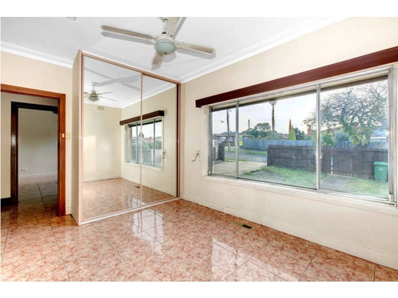 32 Chestnut Street, Campbellfield VIC 3061