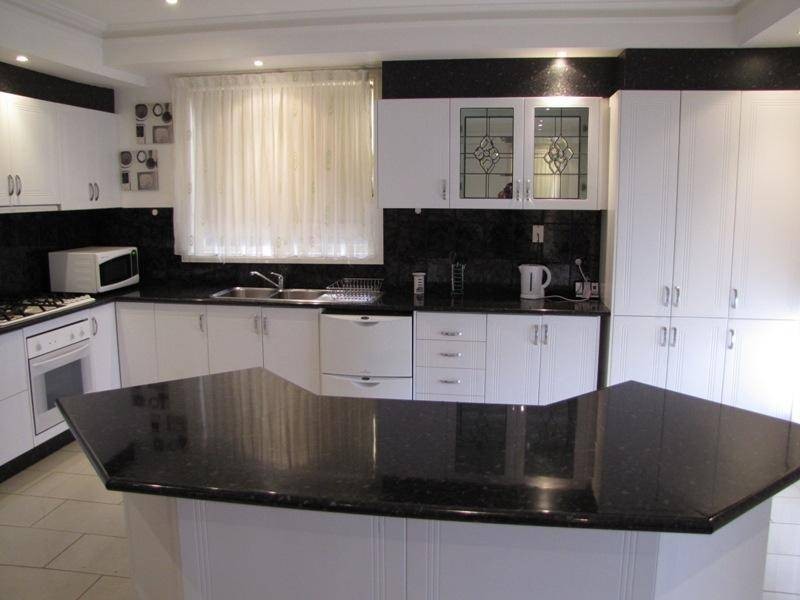 8 Tigris Court, Roxburgh Park VIC 3064