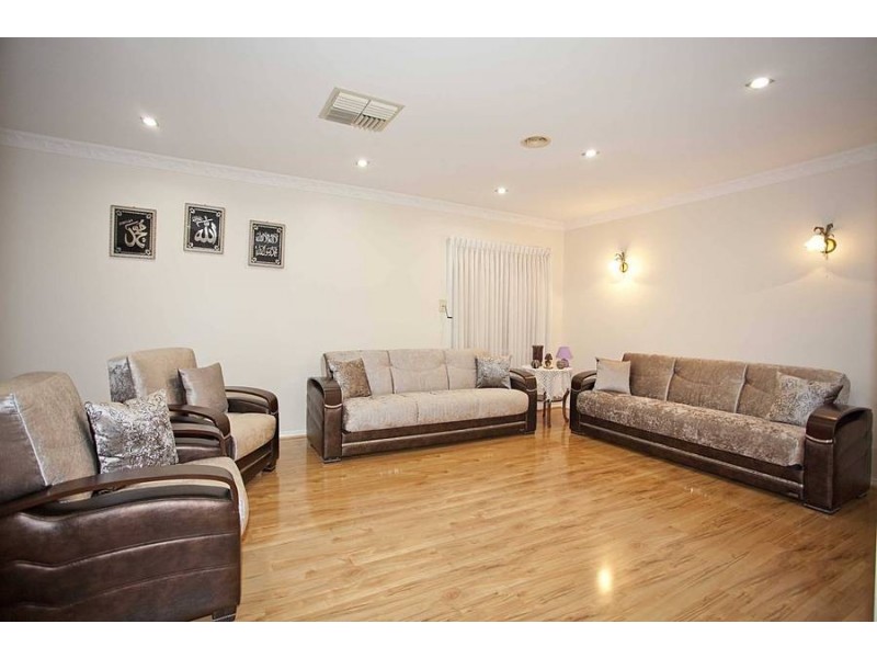 12 Delphinius Crescent, Roxburgh Park VIC 3064