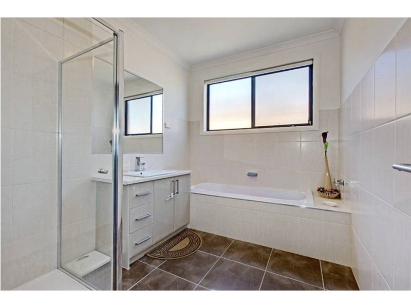 4 Somersby Road, Craigieburn VIC 3064