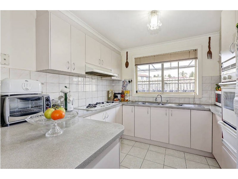 111 Cassinia Crescent, Meadow Heights VIC 3048