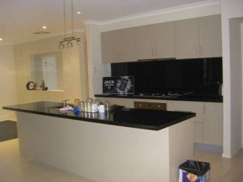 11 Beechworth Avenue, Greenvale VIC 3059