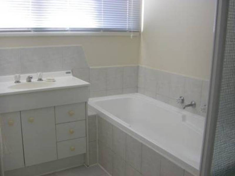 15 Simpson Court, Meadow Heights VIC 3048