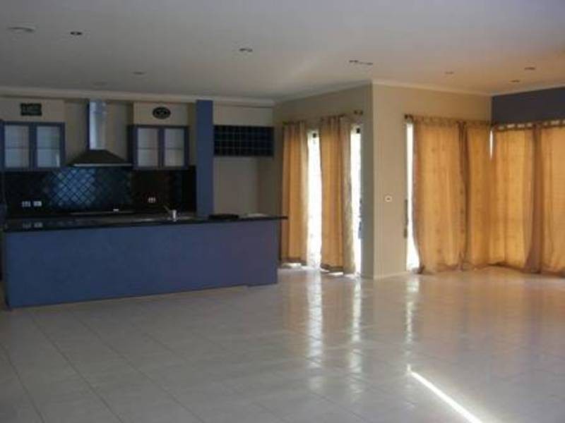 5 Gates Court, Roxburgh Park VIC 3064