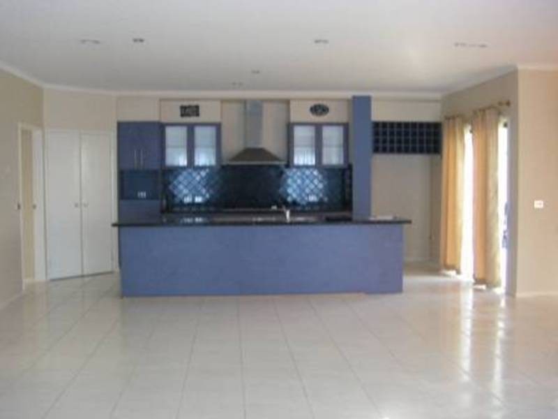 5 Gates Court, Roxburgh Park VIC 3064