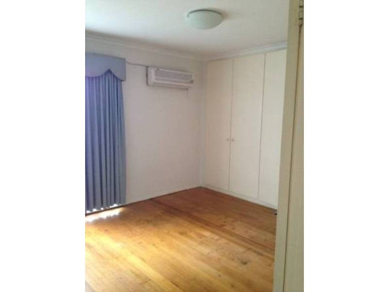 5 Mortlake Avenue, Dallas VIC 3047