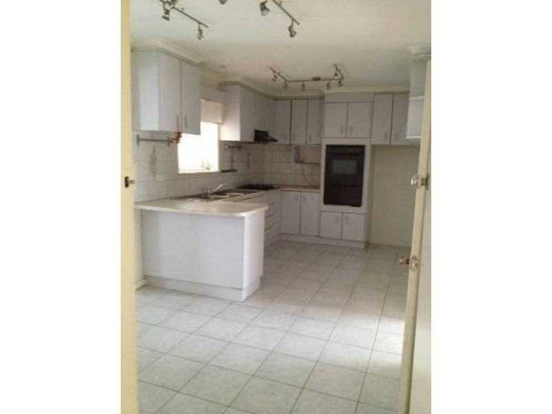 5 Mortlake Avenue, Dallas VIC 3047