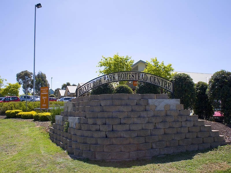 34 Ravenhill Boulevard, Roxburgh Park VIC 3064