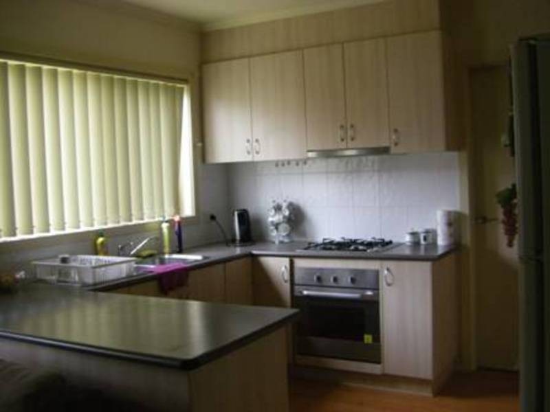 5/30-32 Papworth Place, Meadow Heights VIC 3048