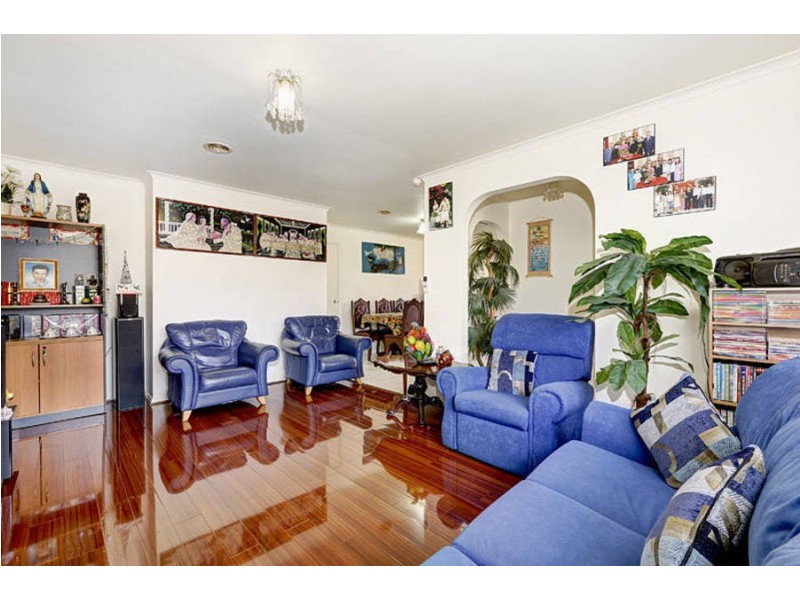 111 Cassninia Crescent, Meadow Heights VIC 3048