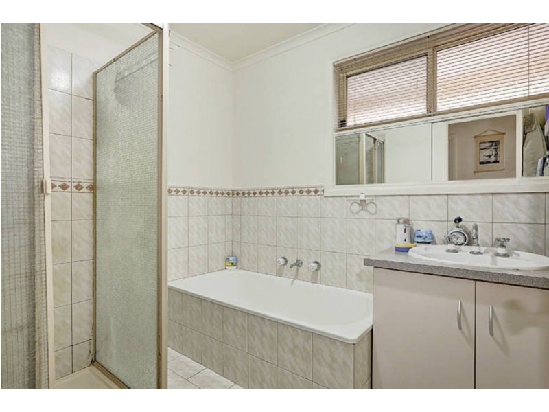 111 Cassninia Crescent, Meadow Heights VIC 3048