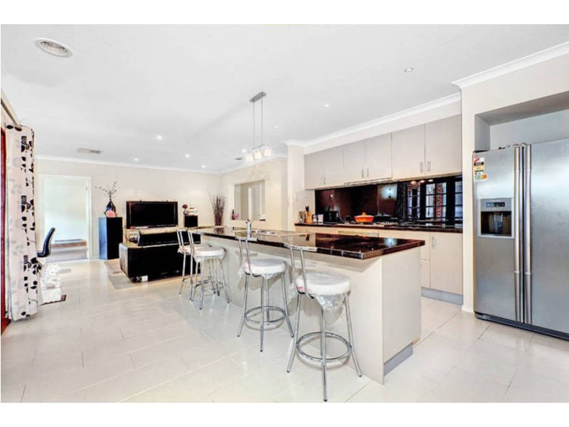 11 Beechworth Avenue, Greenvale VIC 3059