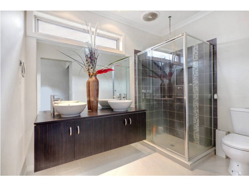 11 Beechworth Avenue, Greenvale VIC 3059