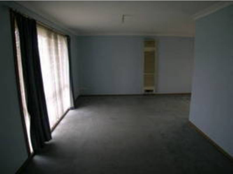 15 Hopkins Way, Meadow Heights VIC 3048