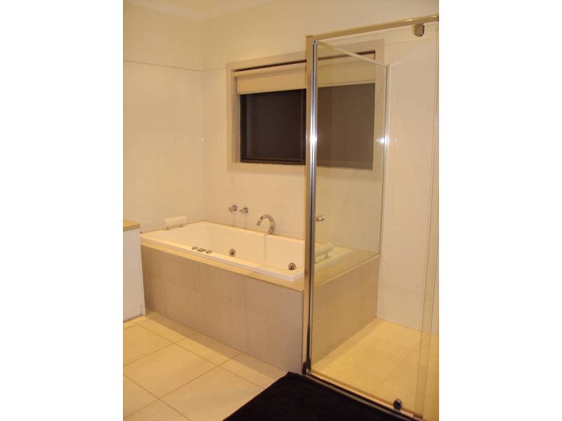 8A Coorong Ct, Meadow Heights VIC 3048