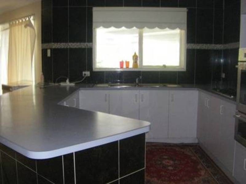 34 Ravenhill Boulevard, Roxburgh Park VIC 3064