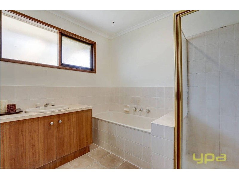10 Dutton Court, Meadow Heights VIC 3048