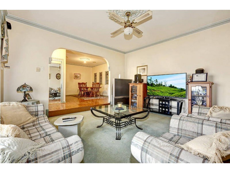 12 Lightwood Crescent, Meadow Heights VIC 3048