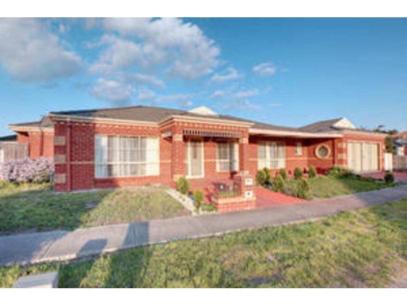 114 Rossiter Avenue, Roxburgh Park VIC 3064