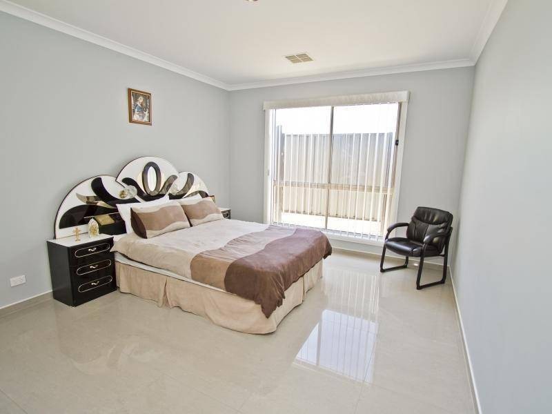 4 Hawkstowe Crescent, Greenvale VIC 3059