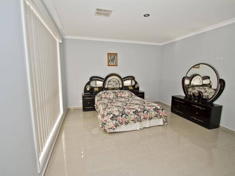 4 Hawkstowe Crescent, Greenvale VIC 3059