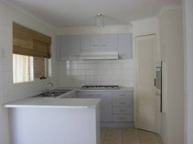 15 Kanooka Grove, Meadow Heights VIC 3048