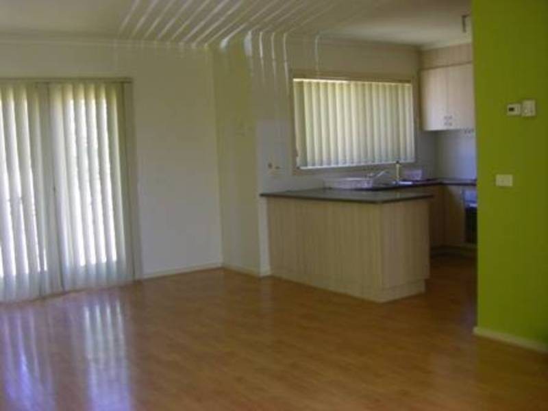 5/32 Papworth Place, Meadow Heights VIC 3048