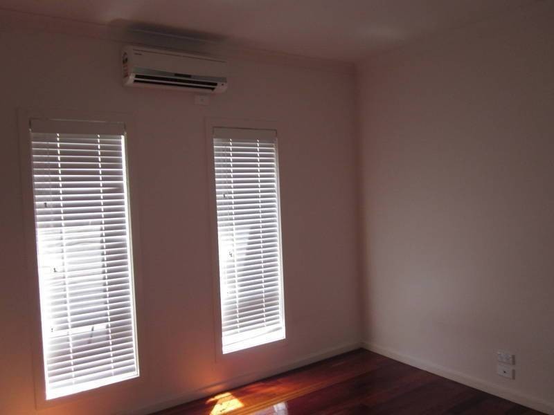 2/13 Lorensen Avenue, Coburg North VIC 3058