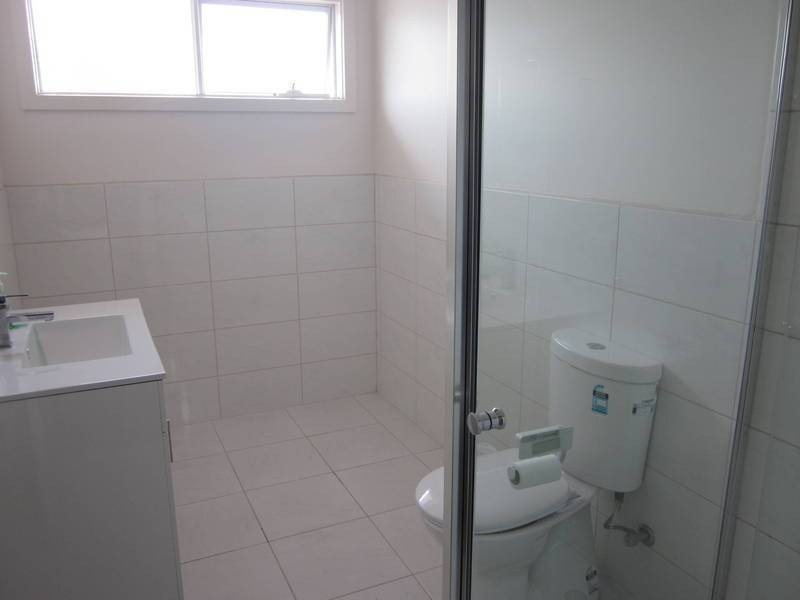 2/13 Lorensen Avenue, Coburg North VIC 3058