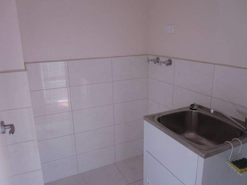 2/13 Lorensen Avenue, Coburg North VIC 3058