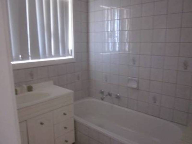 1 Humevale Court, Meadow Heights VIC 3048