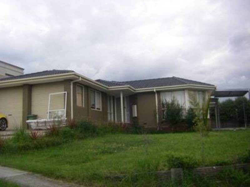 34 Ravenhill Boulevard, Roxburgh Park VIC 3064