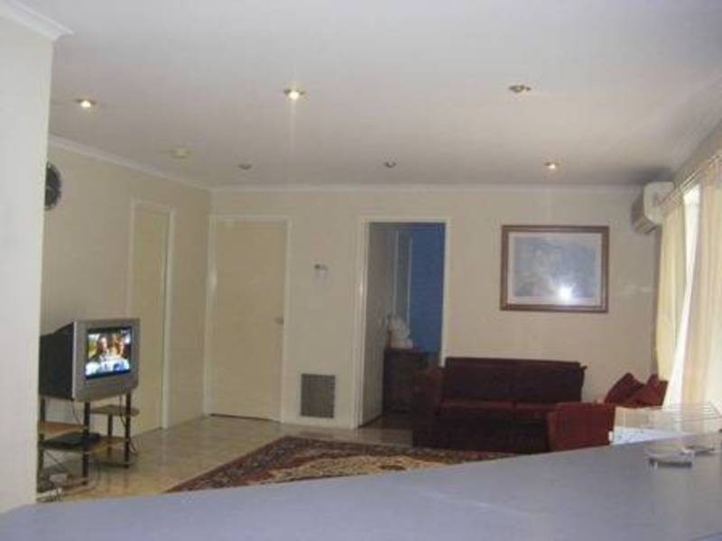 34 Ravenhill Boulevard, Roxburgh Park VIC 3064