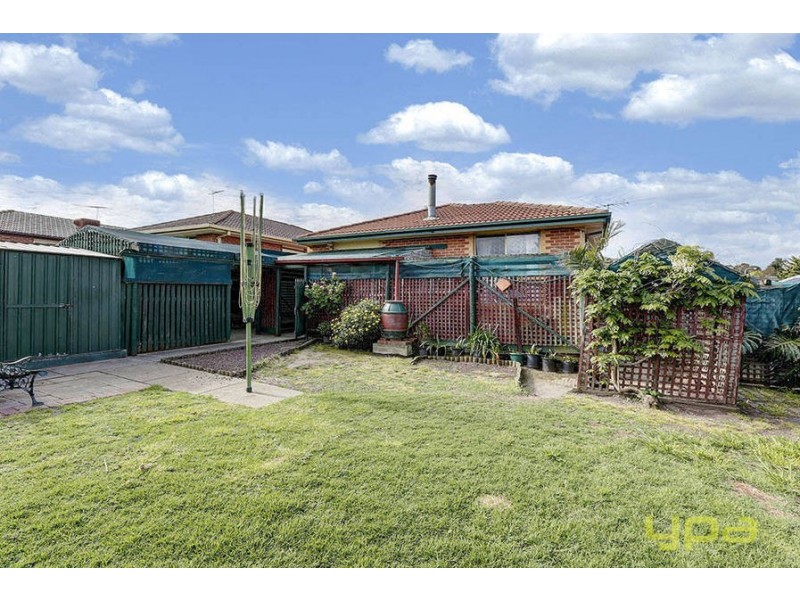 13 Manuka Place, Meadow Heights VIC 3048