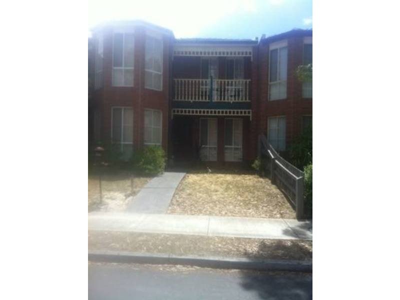 33 Almands Avenue, Roxburgh Park VIC 3064