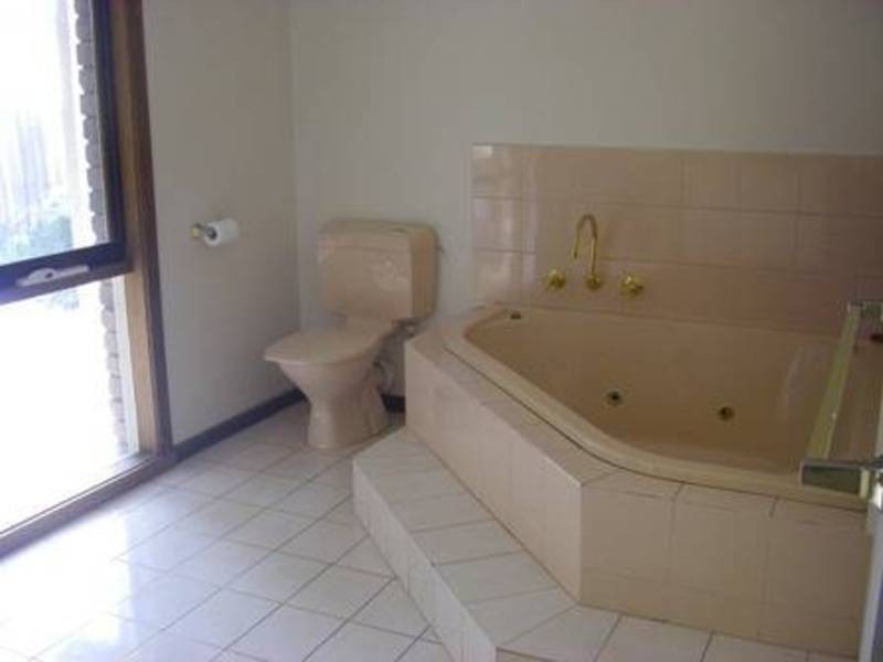 4 Hartley Crescent, Greenvale VIC 3059