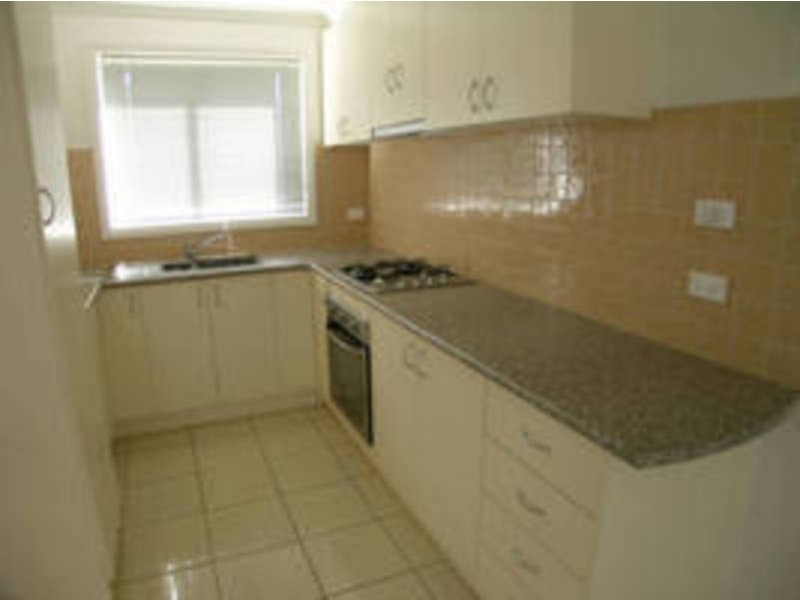 24/4-16 Melaleuca Drive, Meadow Heights VIC 3048