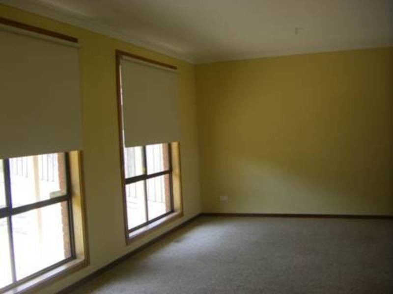 2/51 Rokewood Crescent, Meadow Heights VIC 3048