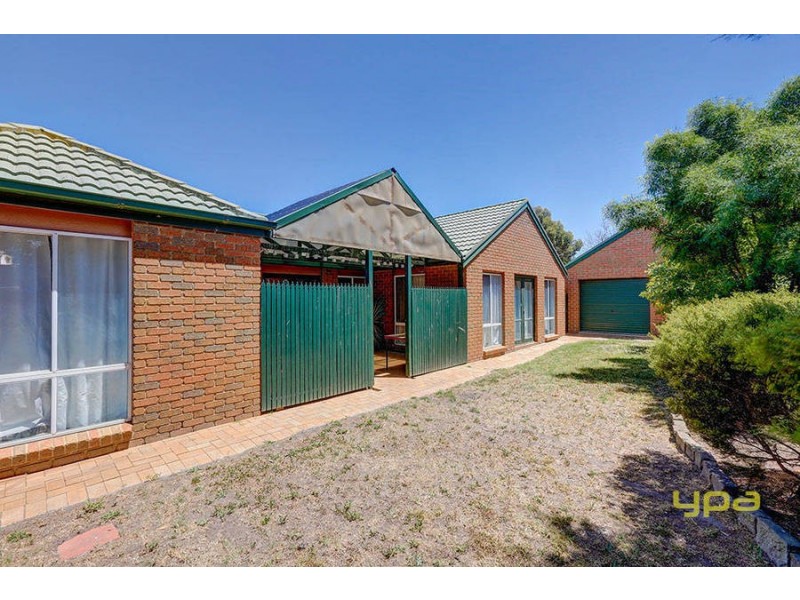 16 Morey Court, Roxburgh Park VIC 3064