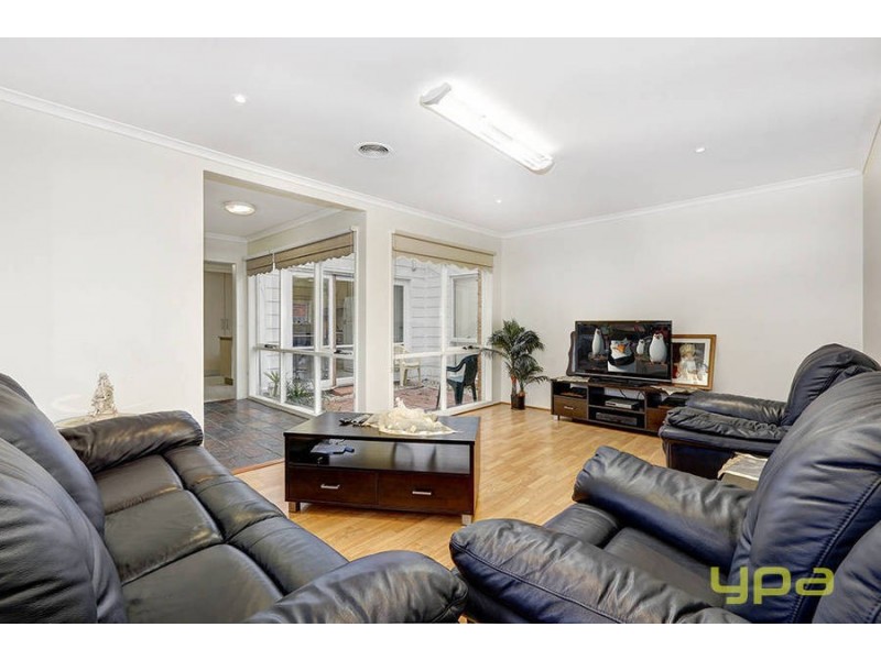 6 Eildon Court, Meadow Heights VIC 3048