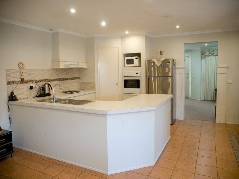 23 Caulfield Crescent, Roxburgh Park VIC 3064