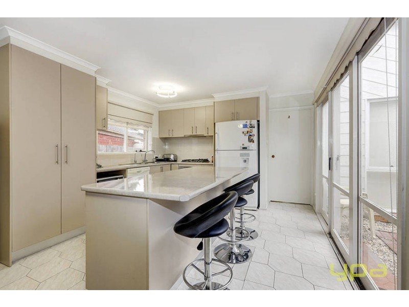 6 Eildon Court, Meadow Heights VIC 3048