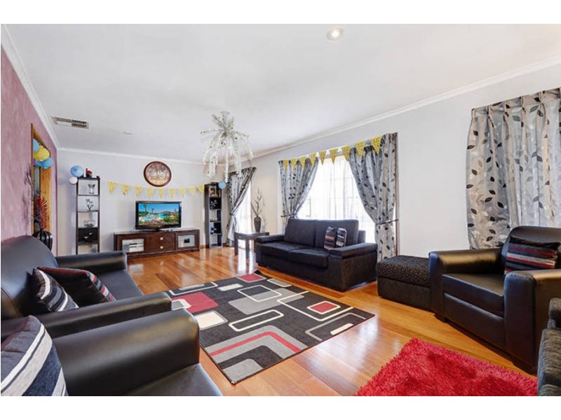 8 Bullrush Court, Meadow Heights VIC 3048